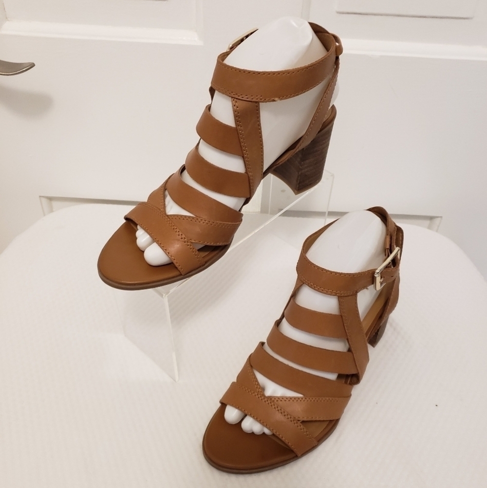 Franco Sarto "Hayley" Dark Beige Leather Heels Size 9.5, Stylish, Chic